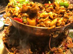 -沪小二炭火蛙锅(淮海中路美食不夜城店)