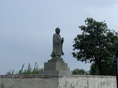 -梅岭月亮湾山体公园