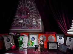 -弦月窗LUNETTE BY AMANDA(复兴路店)