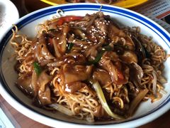 牛肉出前一丁炒面-小龍鳳餐室(番禺路店)