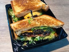 -The Habit Burger Grill 哈比特汉堡(复兴soho店)
