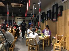 大堂-么肆烤肉·中式自助·烤肉大排档(街道口季佳PAI店)