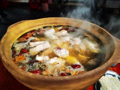 连州果园鸡-威邵鸡煲(西华路总店)