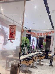 -罗亚帝造型·烫发染发