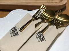 -ZING COFFEE 镜咖啡