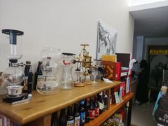 -菩提树咖啡馆日咖晚酒(龙湖店)