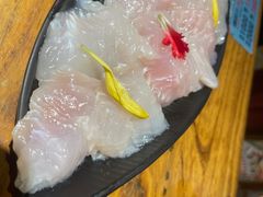 -老牌坊云南鱼豆花火锅(爱建店)