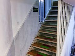 -宝瑞门钉肉饼店