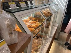 面包甜点陈列柜-老大昌(淮海中路店)