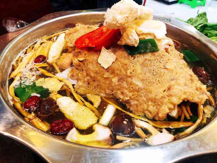 胡记肉饼鸡(人民路店)-"环境一般的小店.味道很好!老板热情!推荐.