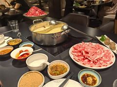 -鲜入唯煮·港式海鲜牛肉火锅(金宝街店)