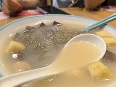 油豆腐鱼丸粉丝汤-小杨生煎(香港名都店)