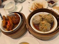 鯪魚球拼鳳爪孖寶-美心皇宫(屯门大会堂店)