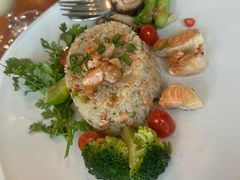 -Chom Cafe and Restaurant