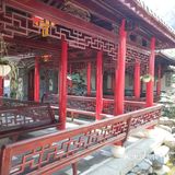 酒店地理位置方便,出门就是洋人街