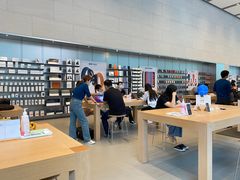 -Apple零售店(华贸购物中心店)