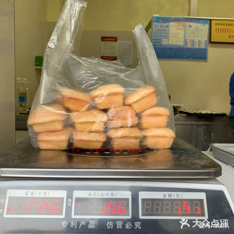 草鸡蛋糕这么好吃，排队也值了