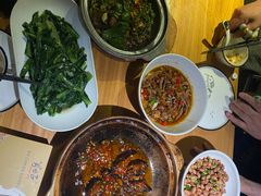 -帅巴人舅母子腊蹄民俗村