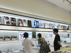 -J-Optical佳视明眼镜·蔡司视觉(青岛金茂览秀城店)