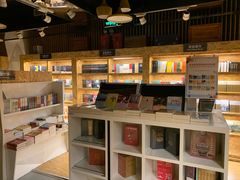 -新华里咖啡书吧(新华书店小寨店)