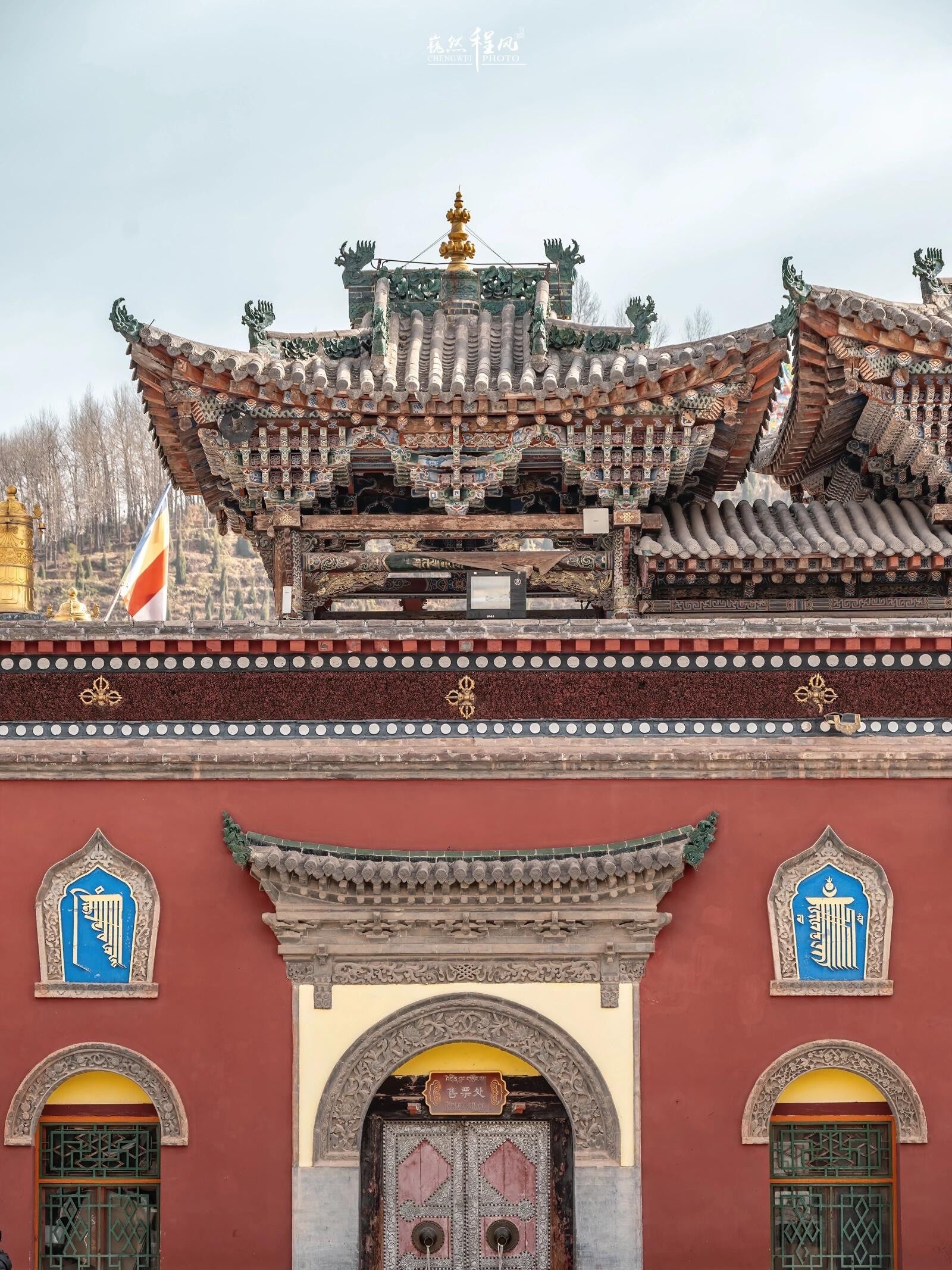青海塔尔寺,汉藏融合的古建筑真的美!