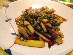 清炒菜苔-董厨煨汤馆(车站路店)