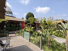 -茅草房·河畔园林火锅