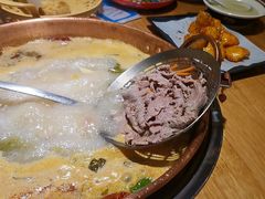 -洱火云南酸菜牛肉火锅(石景山当代商城店)