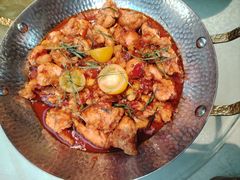 -阿瓦山寨·湘菜现炒·剁椒鱼头王(咸阳总店)