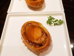 原只鲍鱼鸡粒酥-北京四季酒店·采逸轩