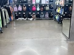 -迪卡侬(徐泾店)