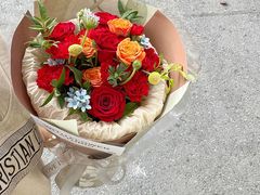 -何兮花店·气球派对鲜花店(马桥银春路万科城店)