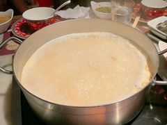 -尚尚仙·酸汤猪手·猪肚鸡火锅(华联万柳购物中心店)