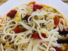 酸辣肉片-寶牯佬邵阳米粉