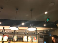 大堂-星巴克(北京西站5号候车室)