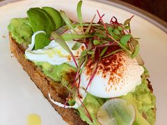 牛油果温泉蛋吐司-O'mills Sourdough Bakery&Bistro(永嘉路店)