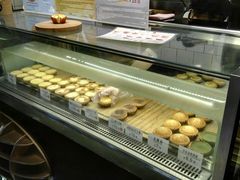 面包甜点陈列柜-芳叔(江南新地店)