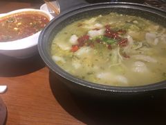 -渝是乎酸菜鱼(龙旗购物中心店)