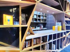 -钟书阁(松江泰晤士小镇店)