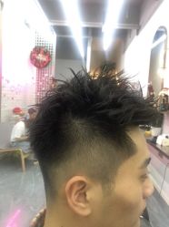 -茶发Salon·烫发染发理发