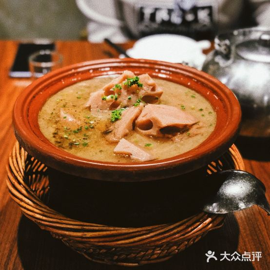 董厨煨汤馆(车站路店)