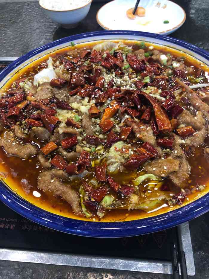 热海饭庄-"地理位置不错,有个小院子可以停车,室内环.