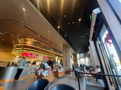-星巴克臻选(上海虹桥新天地三店)
