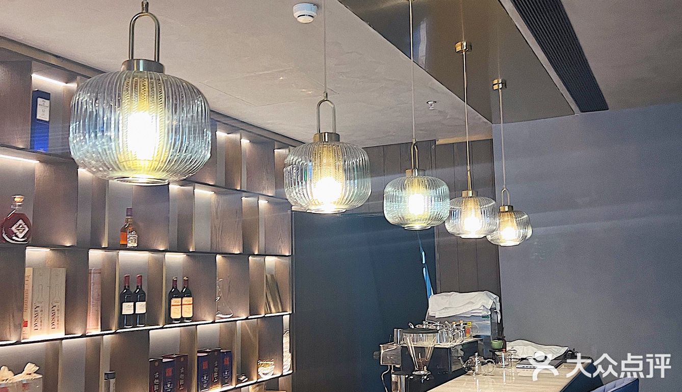 在天愿做比翼鸟，在外要吃天比高