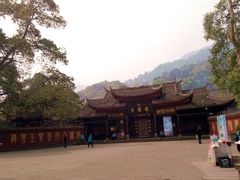 -峨眉山报国寺