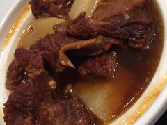 招牌红烧牛腩-百事佳烧鸭牛腩(上海虹桥站店)
