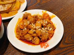 -爆炸头阿姨小四川正宗川味小吃(无任何分店)