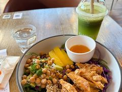 鸡肉牛油果芒果色拉-Wagas沃歌斯(富力广场店)