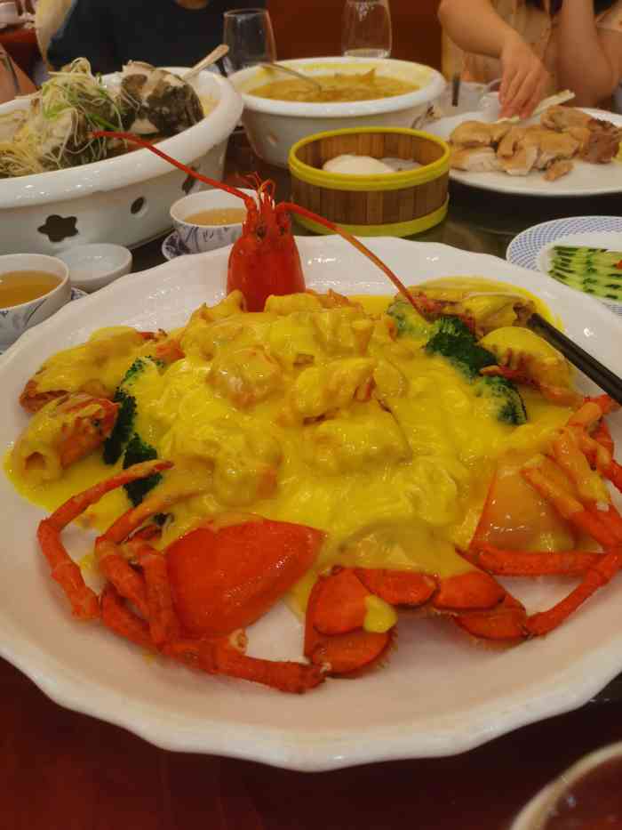 鸿星海鲜酒家(艺都店)-"大集团出品,相信距卫生,广州口味,性价比.