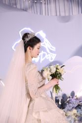 -莫小姐婚纱